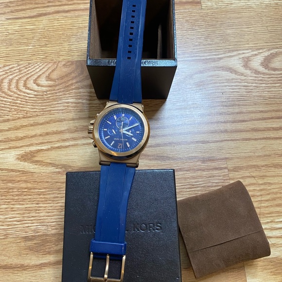 Men’s Michael kors watch navy blue band and rose gold face mk8445 - Picture 3 of 4